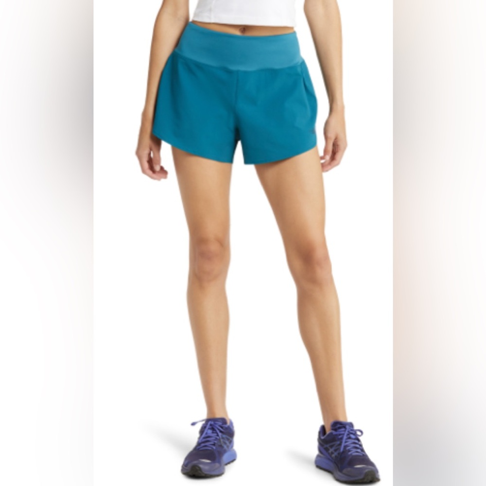 The Northface w Arque short. Blue coral. Xs